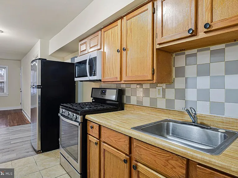 3427 B St SE #4 — Photo 10