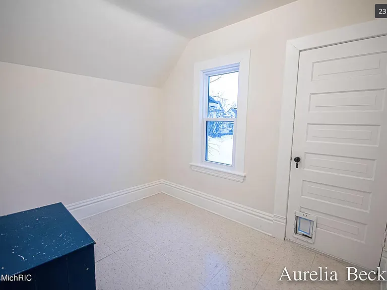 420 Lincoln Ave NW — Photo 22