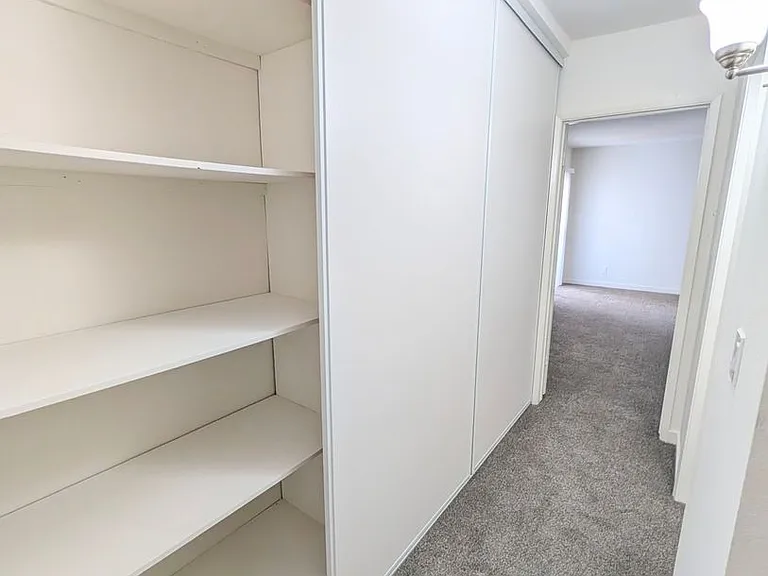 Chateau Lamont Apartments — Photo 12