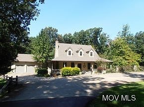 2nd image of 205 Colegate Woods Dr