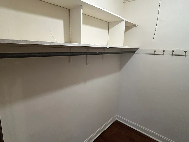 520 W Belden Ave — Photo 29