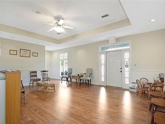 4th image of 1500 Meadowview Dr