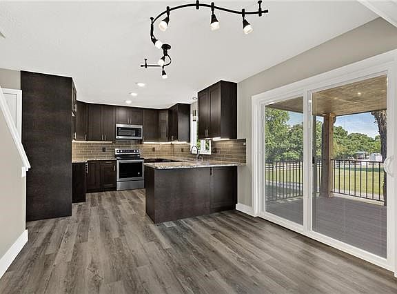 4th image of 27870 Wonka Dr