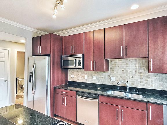 5th image of 4056 N Richmond St Unit 2B