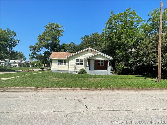 3rd image of 500 W 16th St