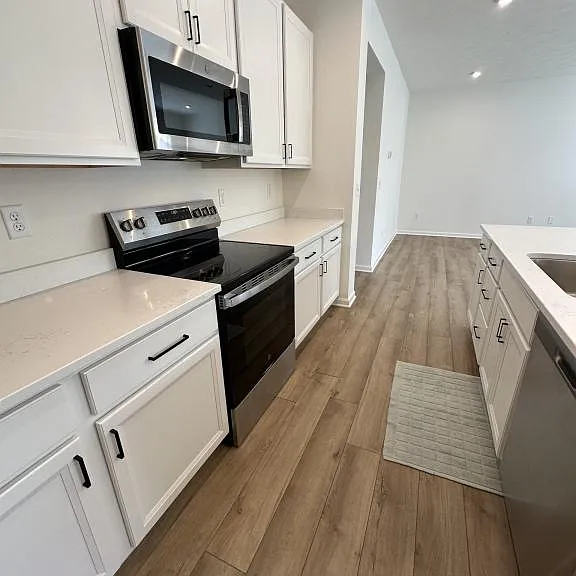 155 Strawberry Field Dr — Photo 2