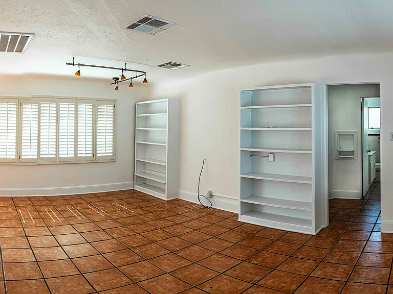 2460 Jordan Rd — Photo 2