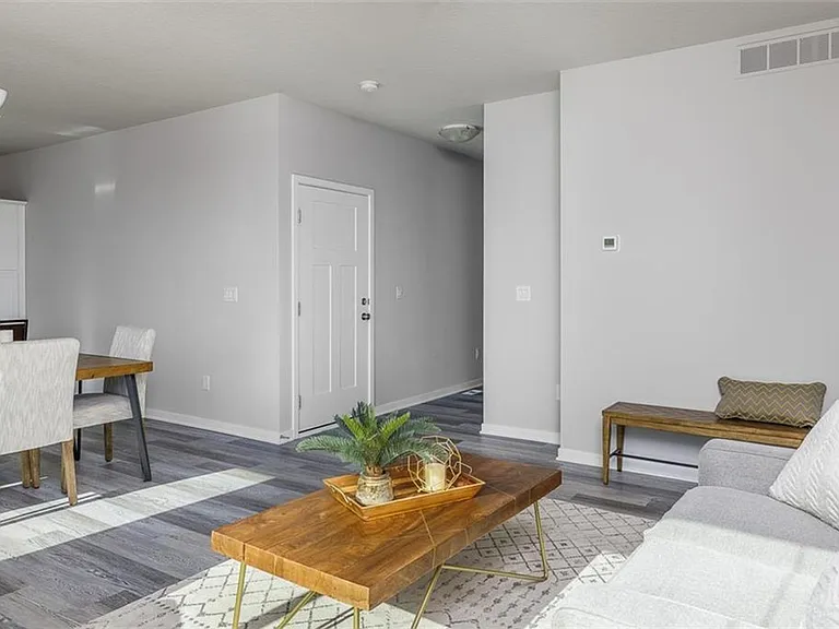 1707 Ashwood Ave — Photo 6