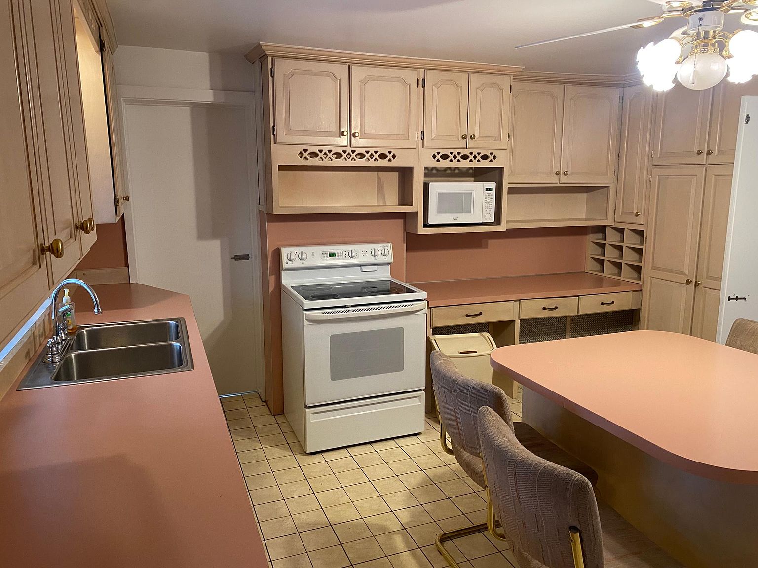 119 Main St, Strausstown, PA 19559 Zillow