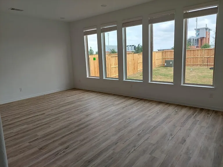4110 Balboa Dr — Photo 2