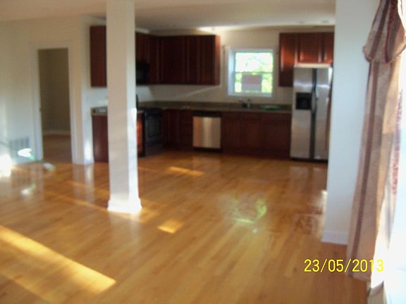 3rd image of 6101 N Washtenaw Ave #B2