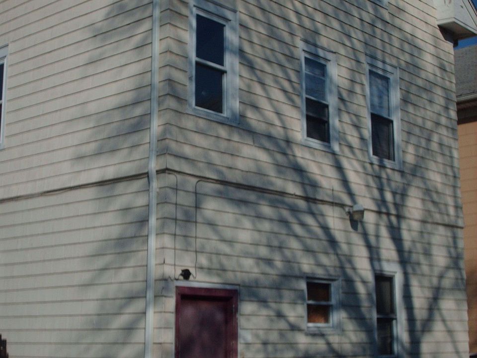 2nd image of 200 Laban St