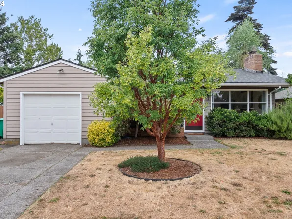11943 NE Stanton St, Portland, OR 97220
