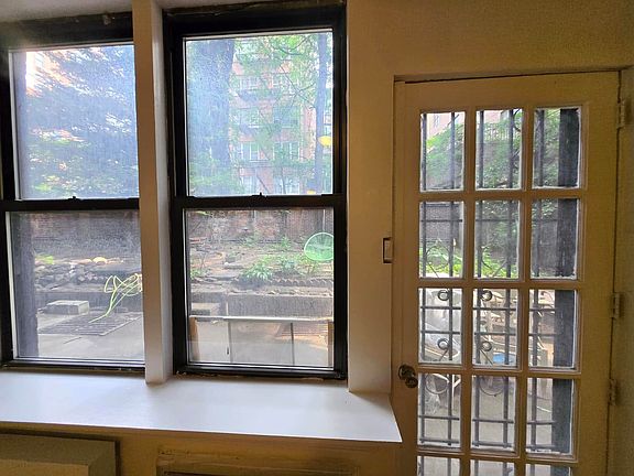 3rd image of 205 W 13th St APT 1h