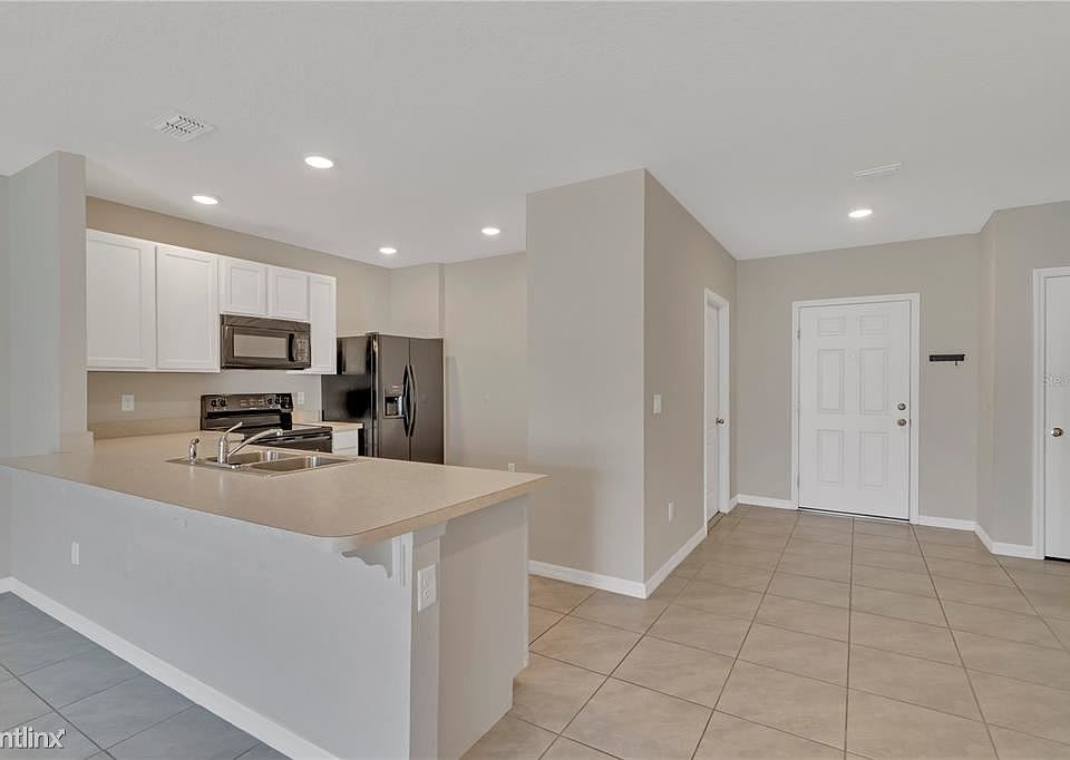 1st image of 9041R Carlotta Way