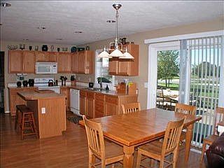 3rd image of 208 Liberty Dr