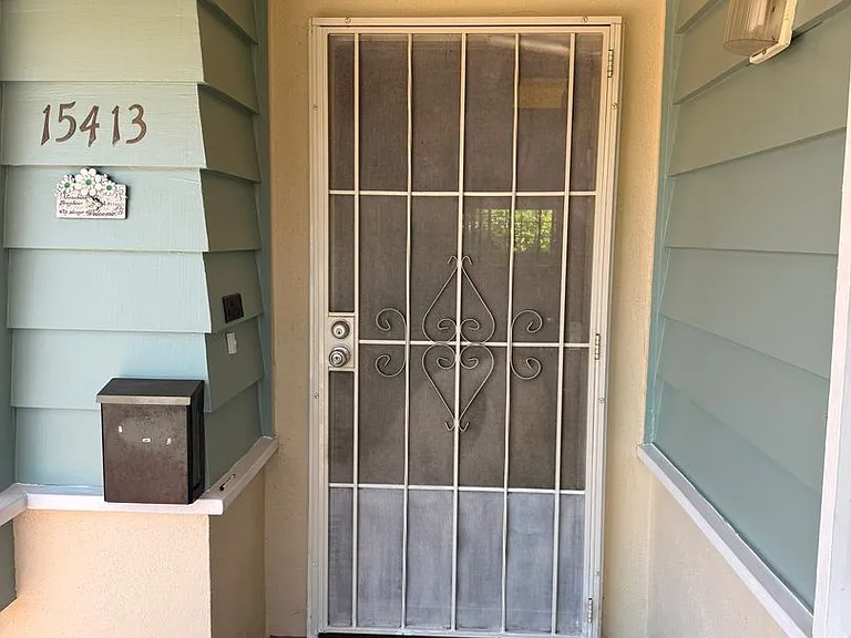 15413 Talbot Dr — Photo 2