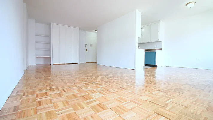 Rented by Corcoran | media 25