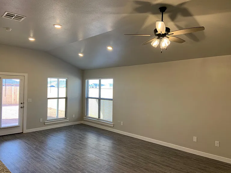 3608 Valencia Ave — Photo 24