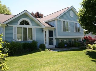 11 Iris Cir, Beacon, NY 12508