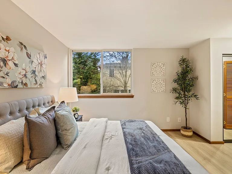 2350 10th Ave E #227 — Photo 16