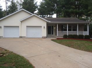 813 Red Pine Ct, Prairie Du Sac, WI 53578