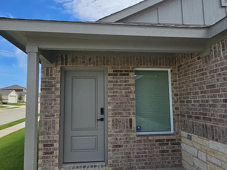 1600 Baron Ln — Photo 2