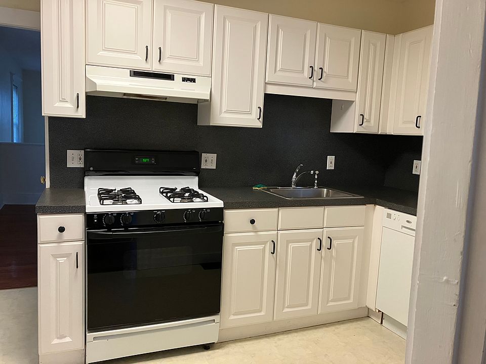 1st image of 2 Devereaux St #1