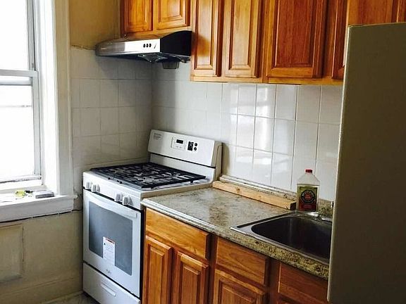 5th image of 4746 43rd St APT 3R