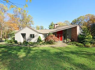 146 Umpawaug Rd, Redding, CT 06896