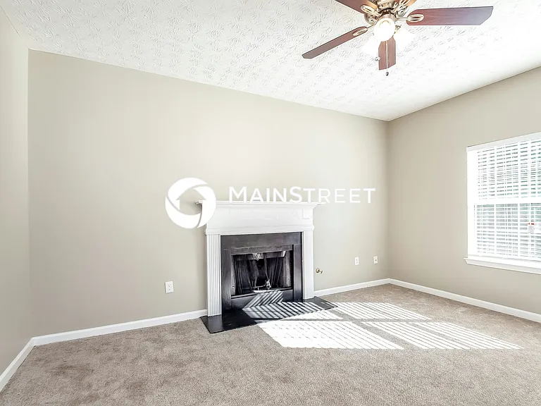 3120 Lake Port Dr — Photo 3