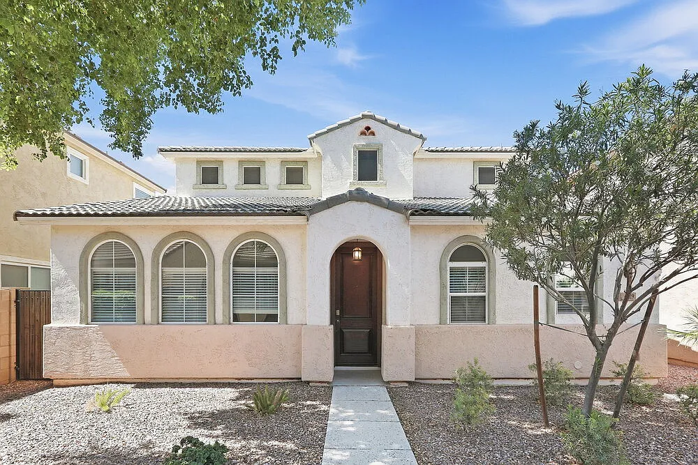 4 bed, 2.5 bath, 1613 sqft, $2,270 — Photo 1