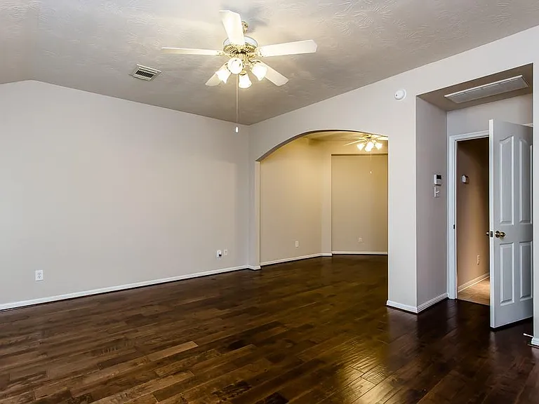11 Fair Light Ct — Photo 19