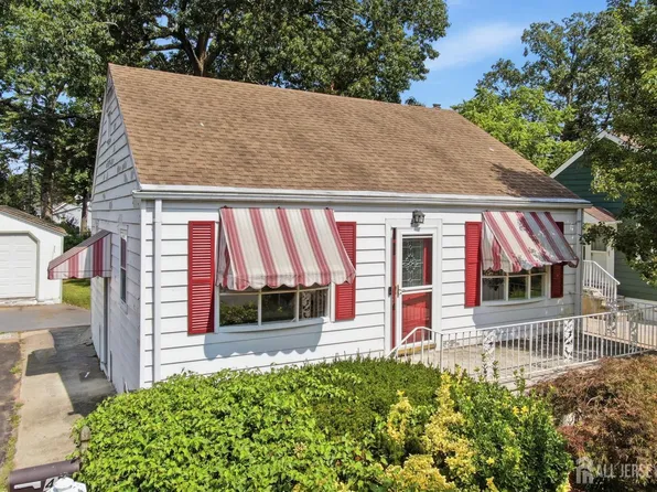42 Brookwood Rd, Spotswood, NJ 08884
