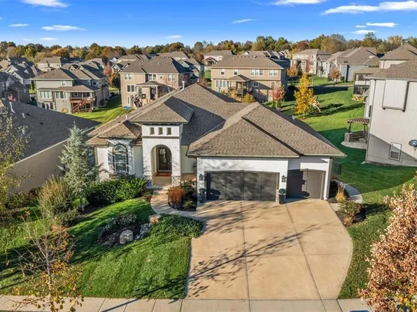 11614 W 158th Ter, Overland Park, KS 66221