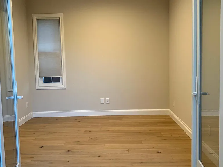 5333 Hazeltine Ln — Photo 1