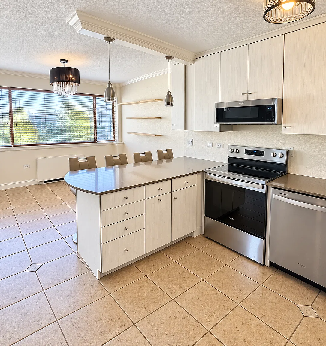 2 bed, 2.0 bath, 1021 sqft, $2,200 — Photo 2