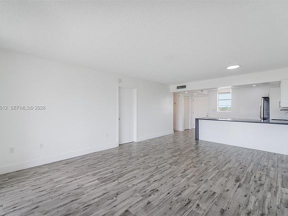 5th image of 2851 Leonard Dr APT J505
