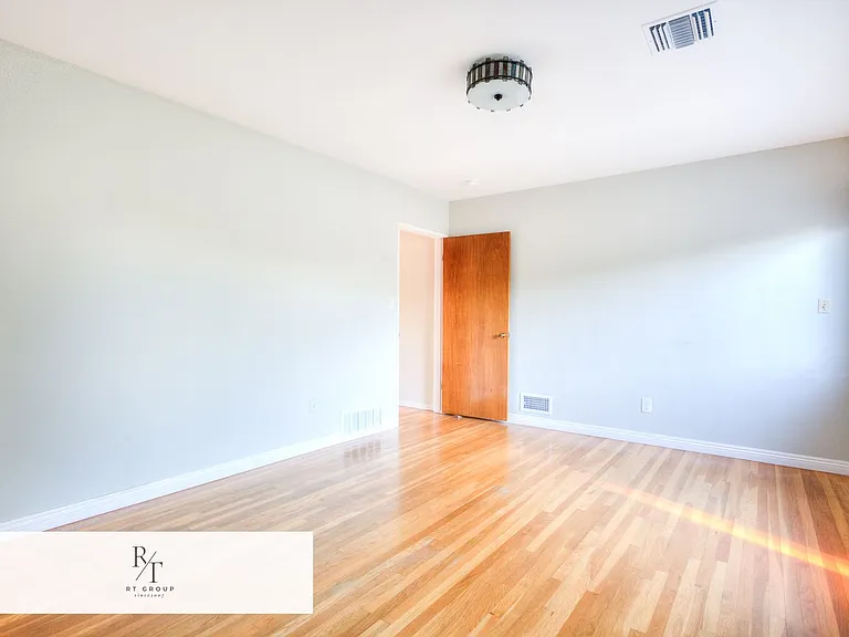 1112 Riedel Ave — Photo 27
