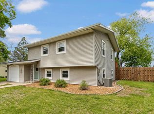 1030 14th St, Prairie Du Sac, WI 53578