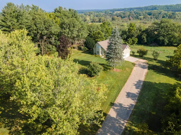 W4020 Jennings Rd, Rio, WI 53960