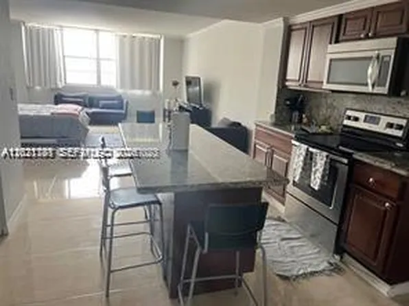825 Brickell Bay Dr, Miami, FL