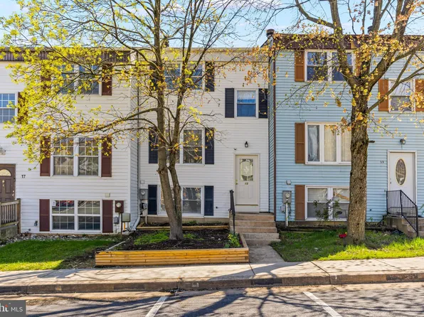 15 Bohn Ct, Rosedale, MD 21237