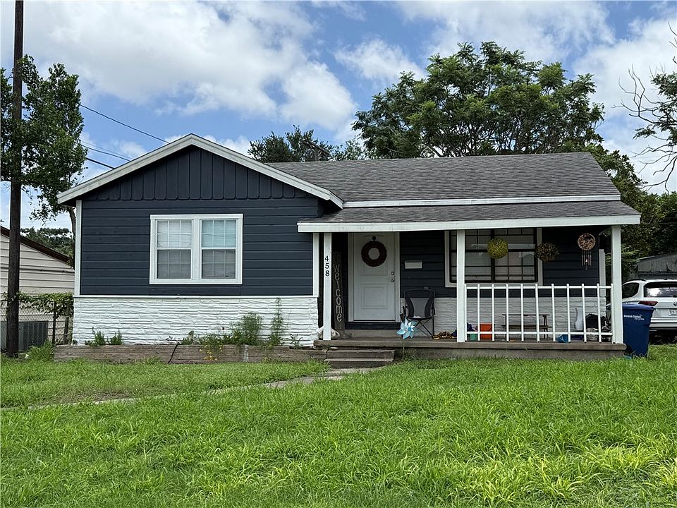 1st image of 458 Macleod Dr