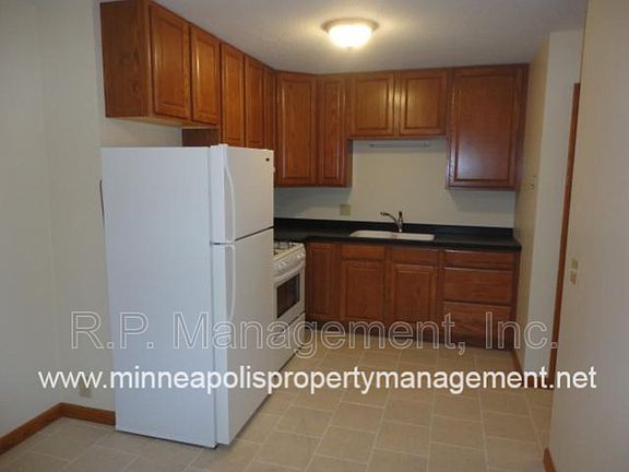 4th image of 4200 Valley View Rd APT B
