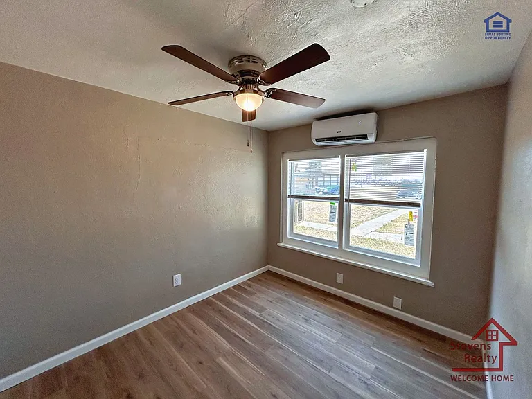 2323 NW Bell Ave — Photo 4