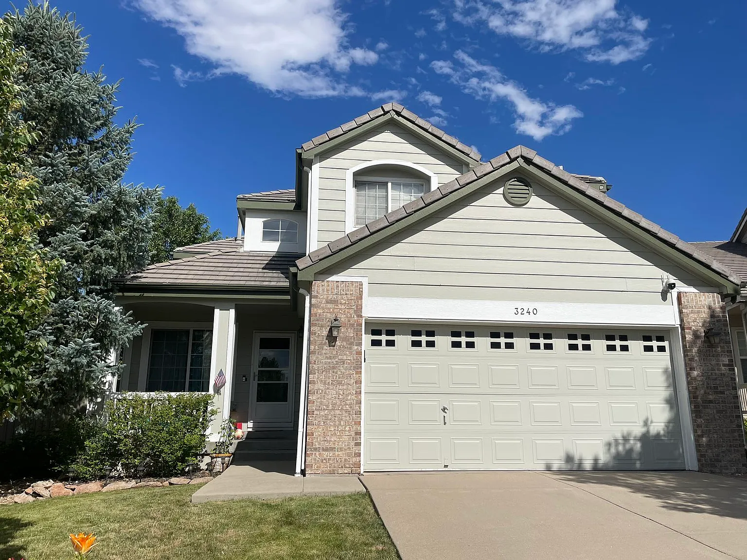 5 bed, 3.5 bath, 2606 sqft, $3,450 — Photo 2