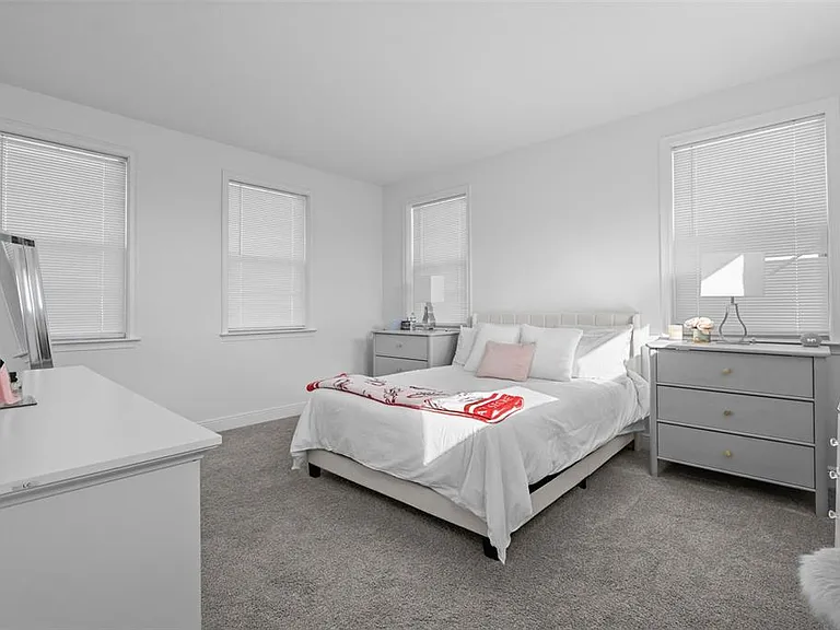 13736 Larkton Ln — Photo 35