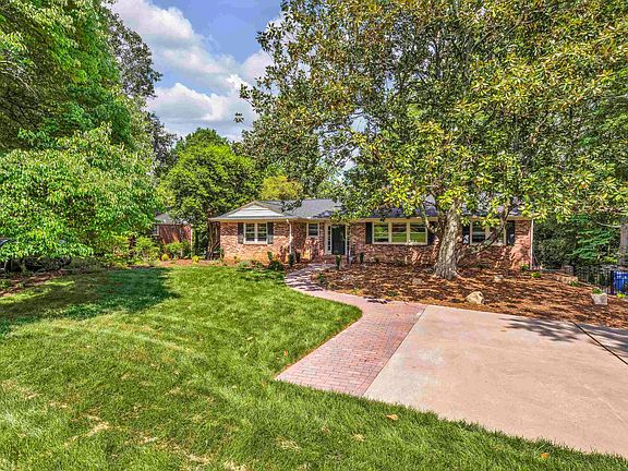 2nd image of 213 Boxwood Ln