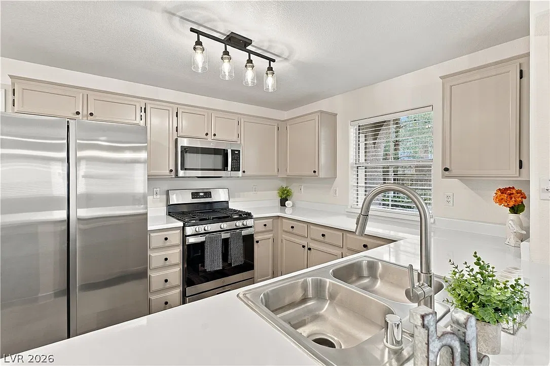 2 bed, 2.0 bath, 1024 sqft, $1,650 — Photo 1